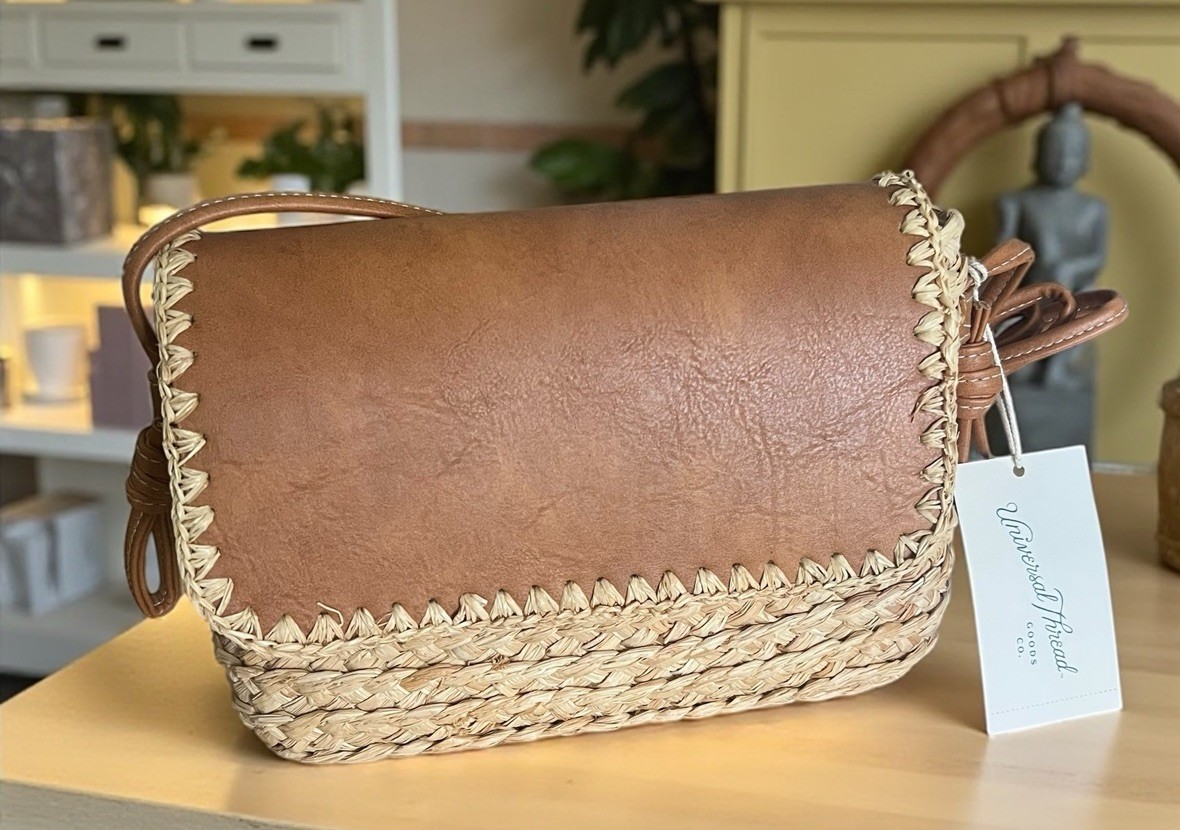 Universal Thread Natural Straw Braided Brown Flap 9×6 Inch Crossbody Bag NWT
