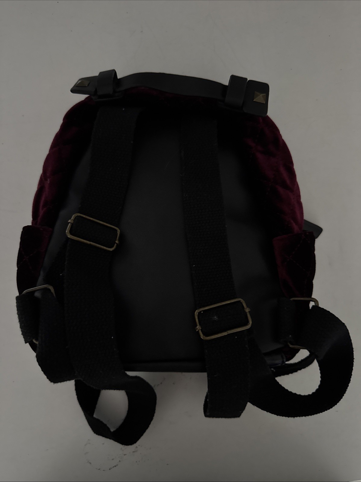 ART CLASS BURGUNDY VELVET QUILTED MINI BACKPACK BAG BLACK STRAP GOLD ZIP POCKETS