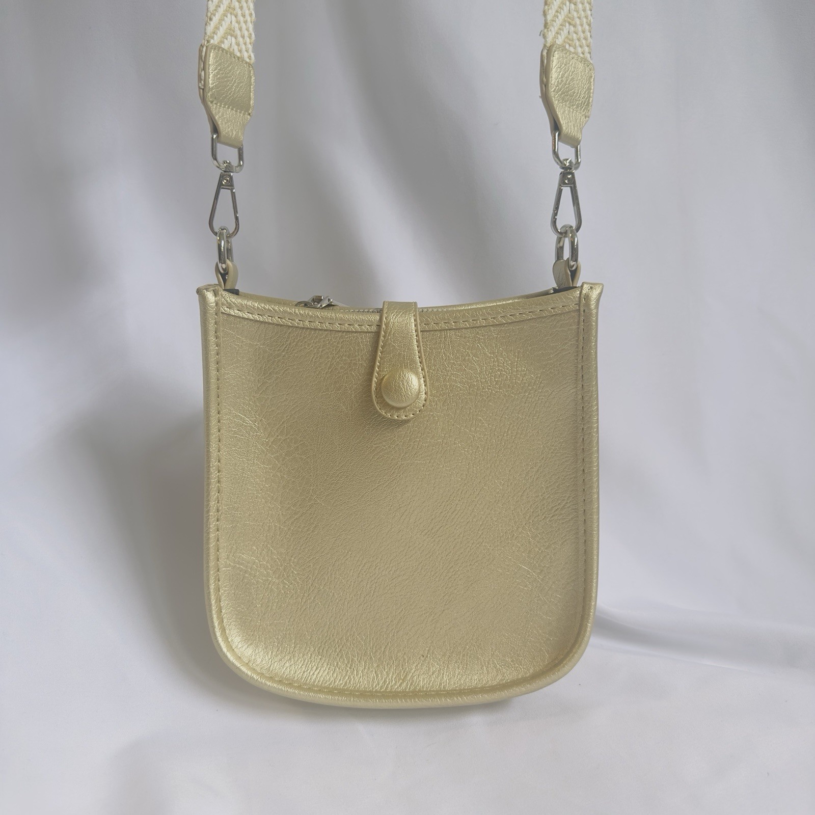 Light Metalic Gold Crossbody Bag Detachable Cloth Strap Pebbled Zipper 2 Pockets