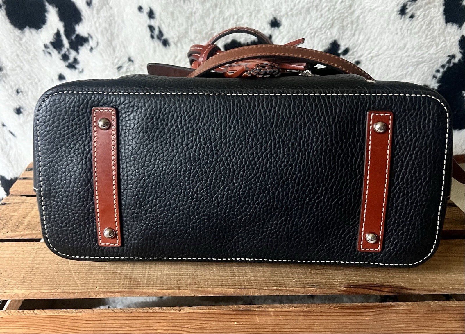 Dooney & Bourke Blk Pebble Grain/Florentine Leather Zip Top Cambridge Satchel