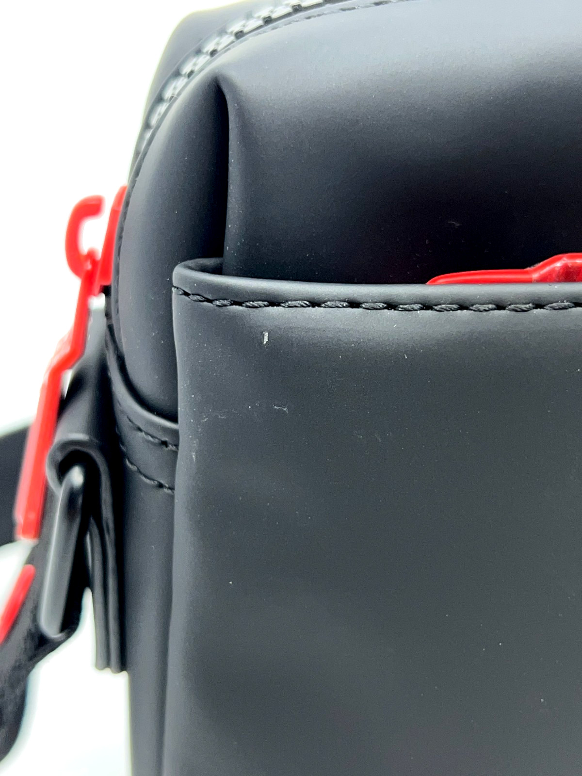 Hunter Everyday Crossbody Bag Black Logo Zip New w Defect