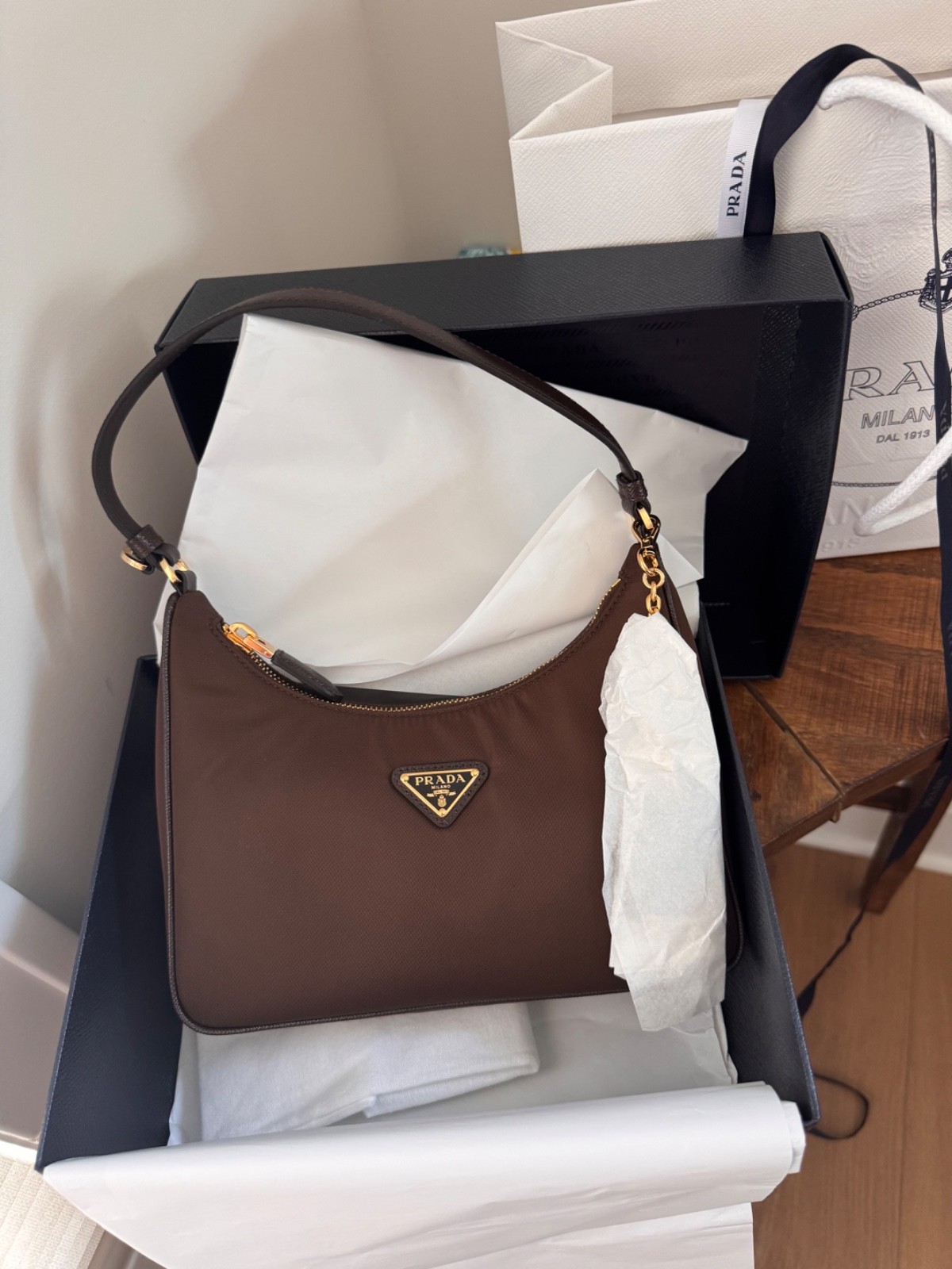 NEW W/ tags bag Prada Re-Edition 2005 Re-Nylon and Saffiano mini bag Burnt Brown
