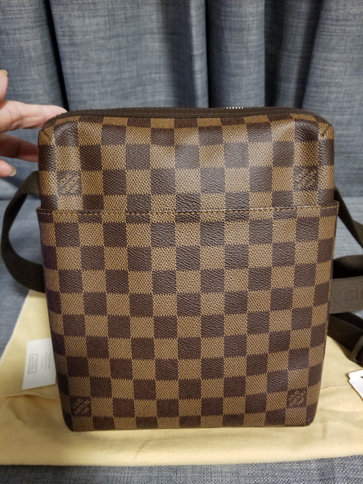 Authentic Louis Vuitton Damier Trotteur Beaubourg bag Tags & Dust Cover Unused