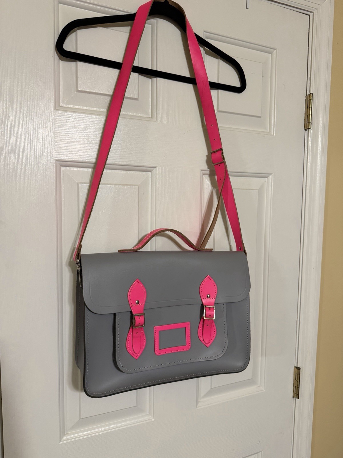 The Cambridge Satchel Company Gray/Pink Leather Large Messenger Crossbody Bag