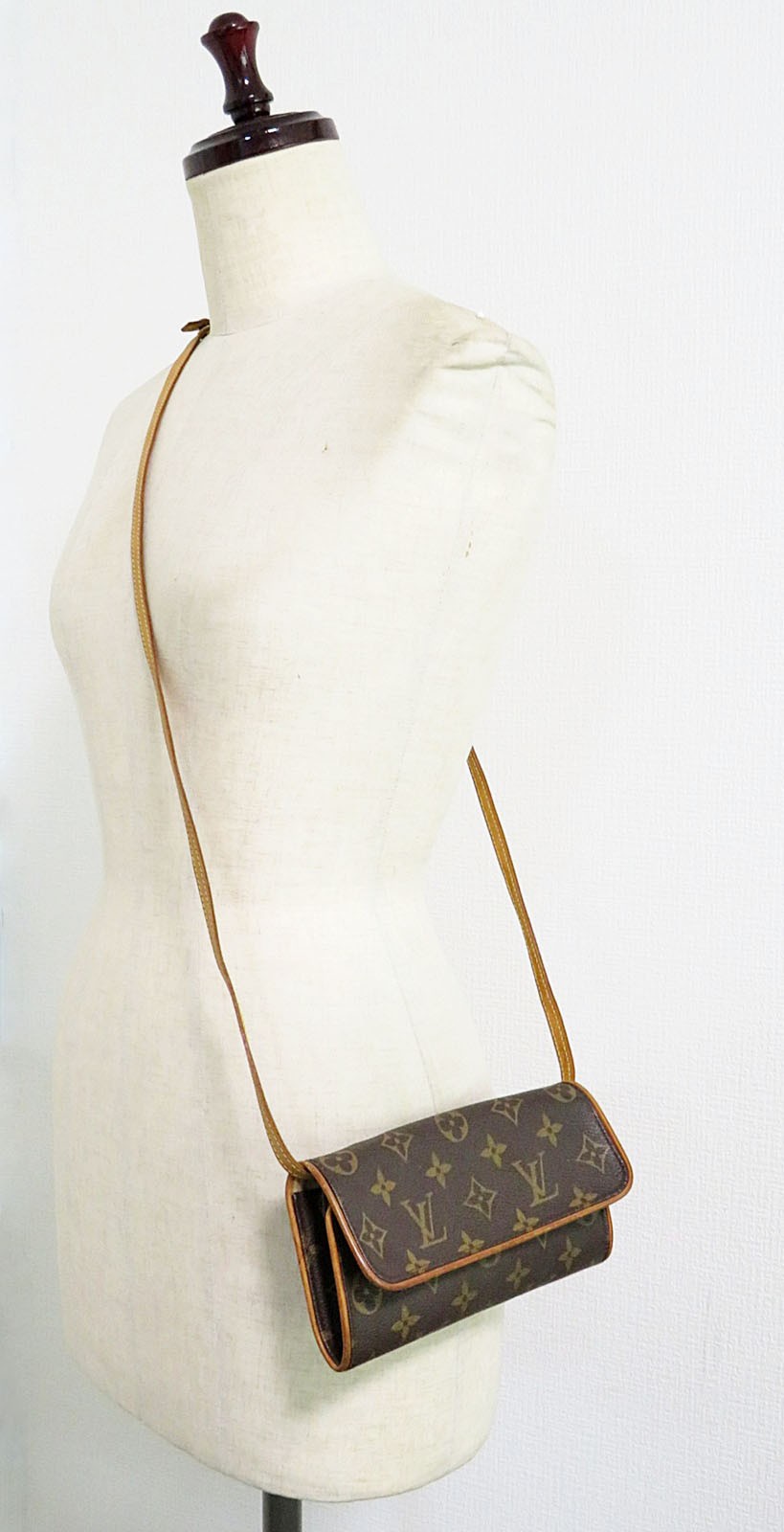 Authentic LOUIS VUITTON Twin PM Monogram Pochette Clutch Shoulder Bag #64551