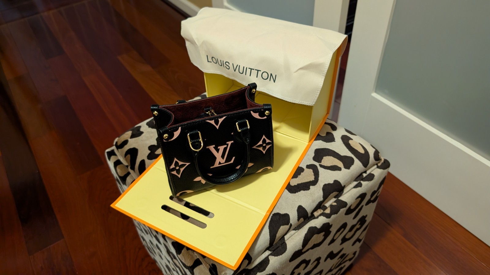 Authentic Louis Vuitton Onthego PM handbag (tote new with box) – Black and Beige