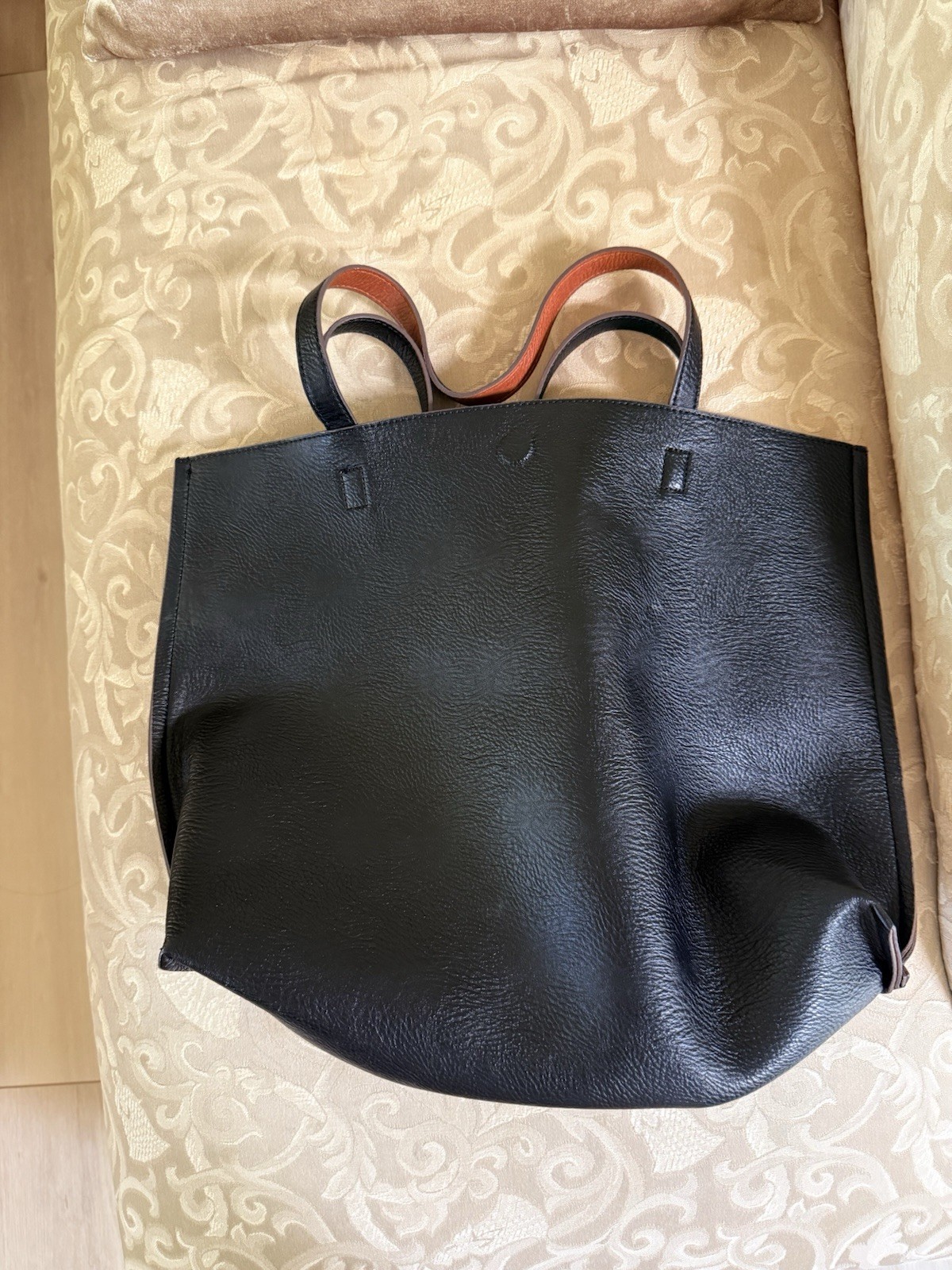 Women’s Black Solid Pebbled Reversible Tote Shoulder Bag Brown Lining Open Top