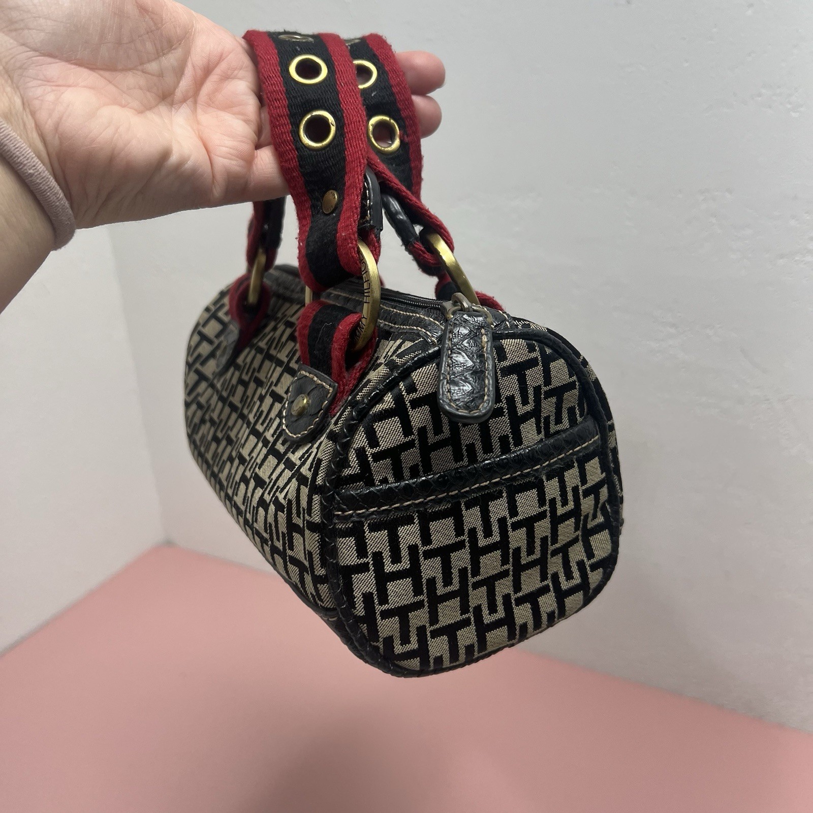 Vintage Tommy Hilfiger Mini Barrel Monogram purse Y2K classic style
