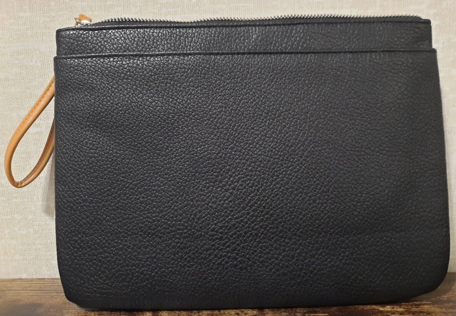 Nautica Pebbled Black with Brown Trim Wristlet RFID Protection