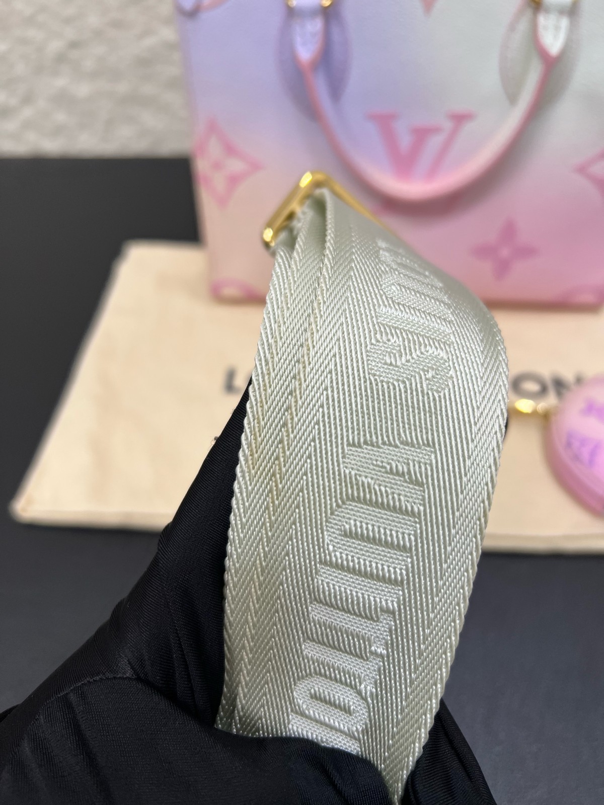 Louis Vuitton Spring Limited Onthego Small Pink Lavender Canvas Tote Crossbody D