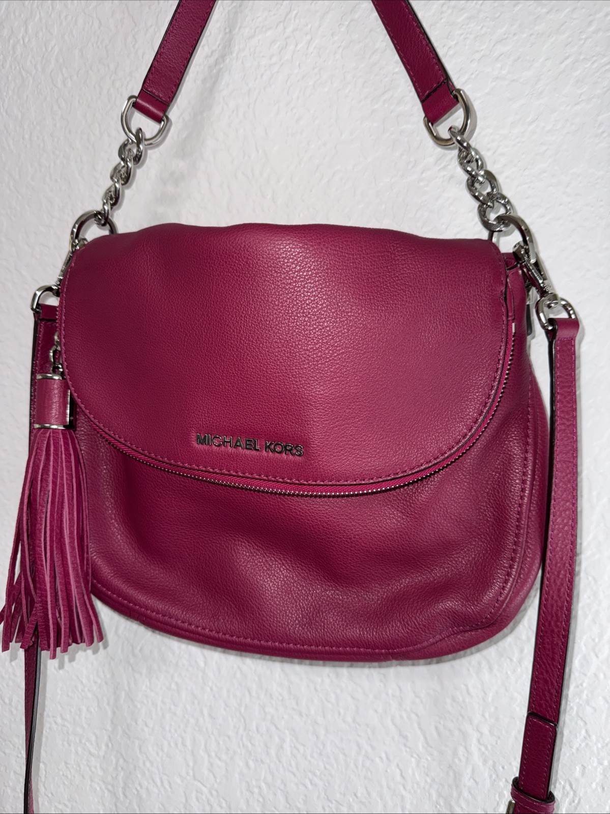 Michael Kors Fuchsia Pebbled Leather Shoulder Bag – Chic & Bold