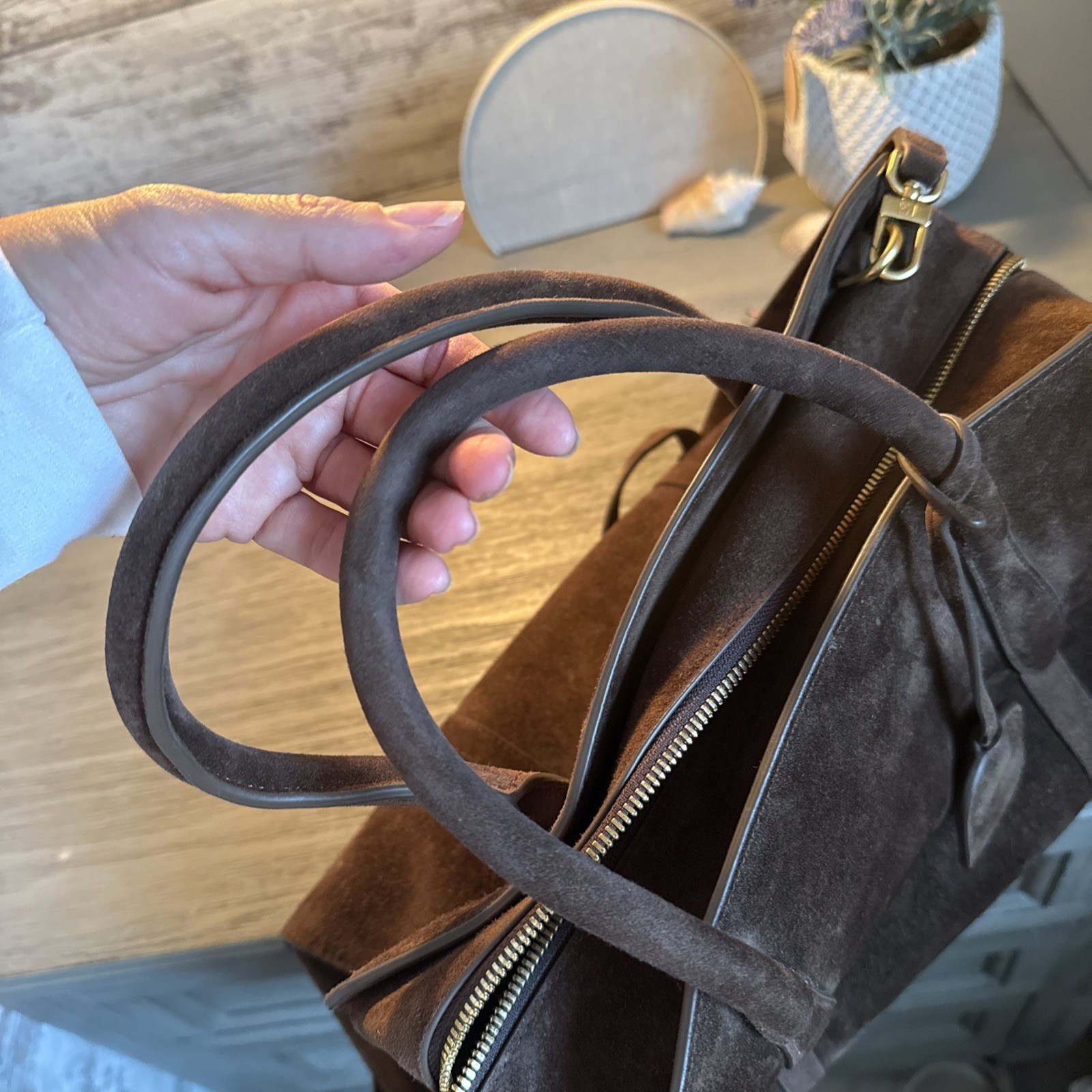 NWT Latest PARISA WANG Gabrielle 35 soft top handle brown suede leather.