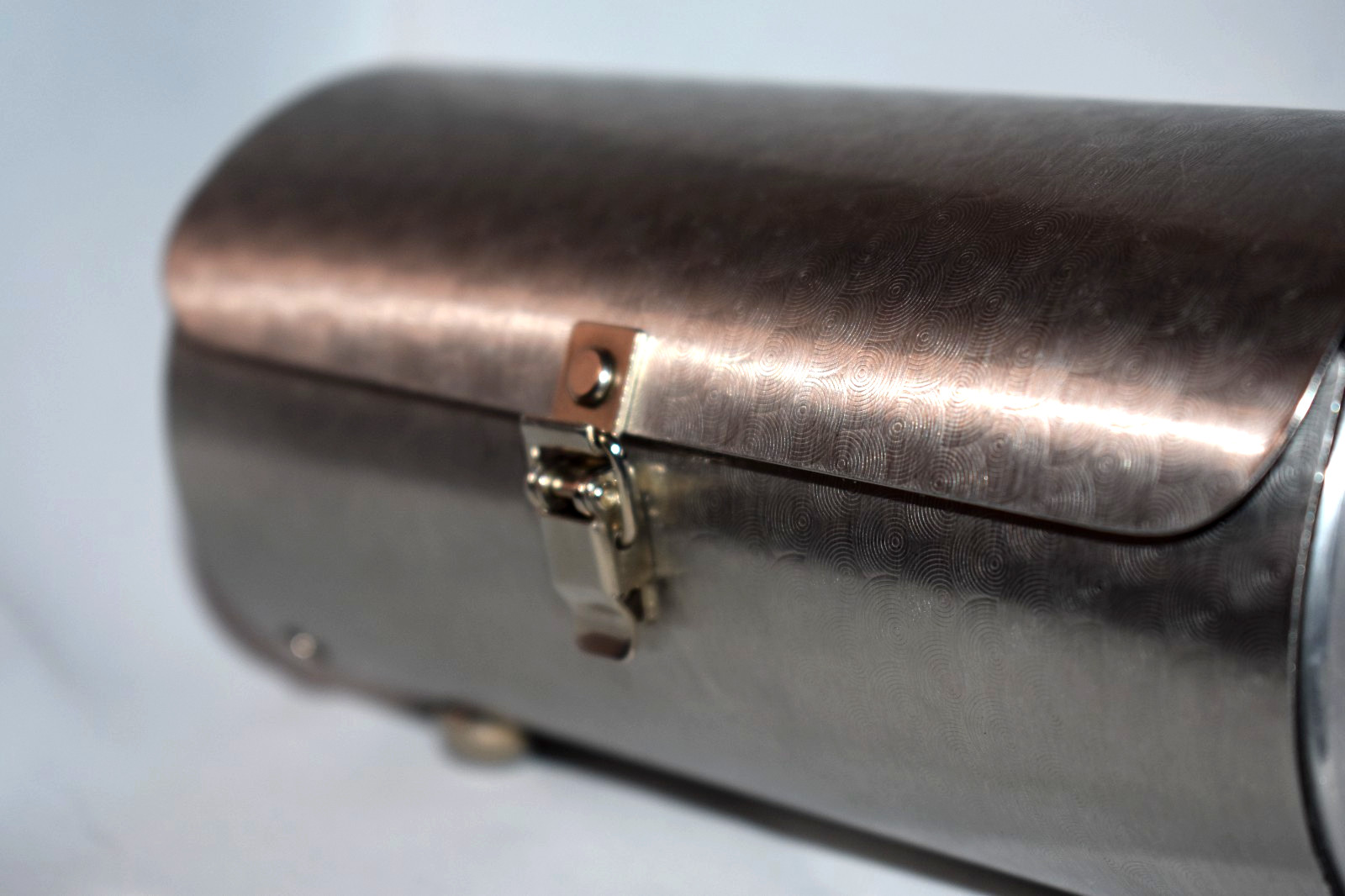 Signed 6″x3″ Vintage Wendy Stevens Stainless Steel Cylinder Crossbody Purse