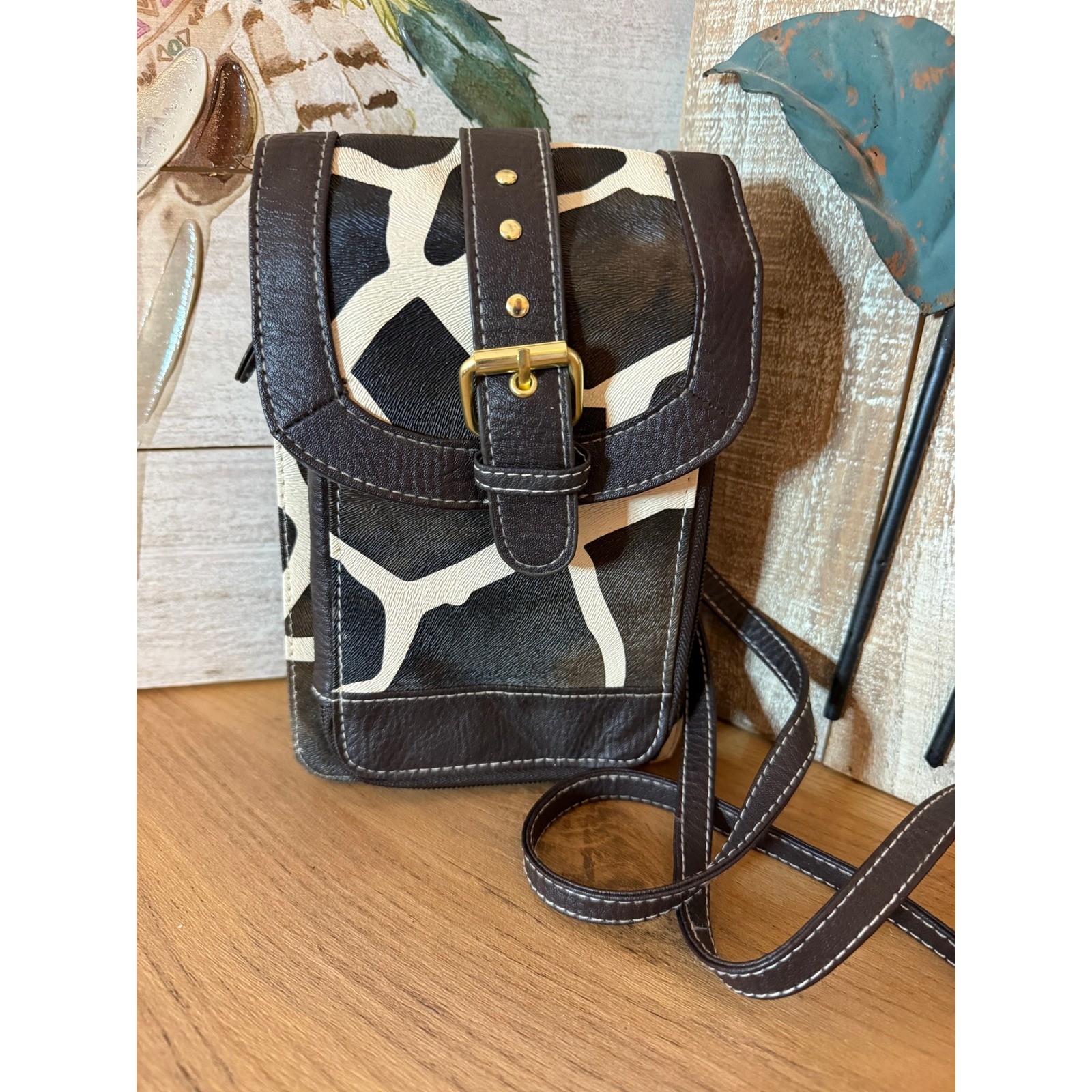Attention Giraffe Print Crossbody Organizer Wallet Purse Brown Cream Travel Bag