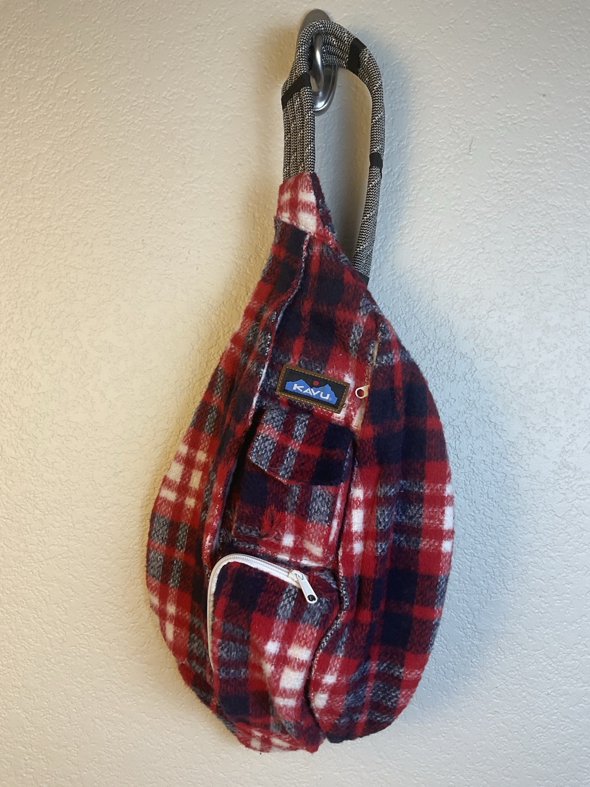 KAVU Rope Sling Crossbody Bag Buffalo Plaid Red Black Travel **See Description