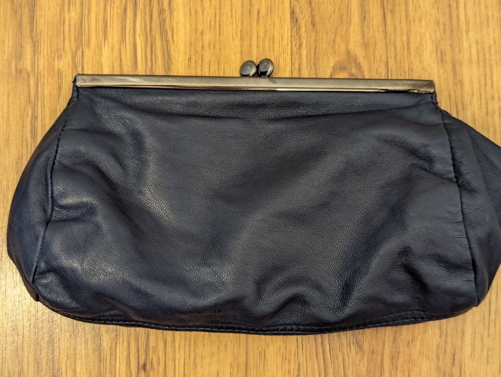Vintage Macasa Lamb Leather Clutch Purse With Silver Kisslock Closure & Acetate