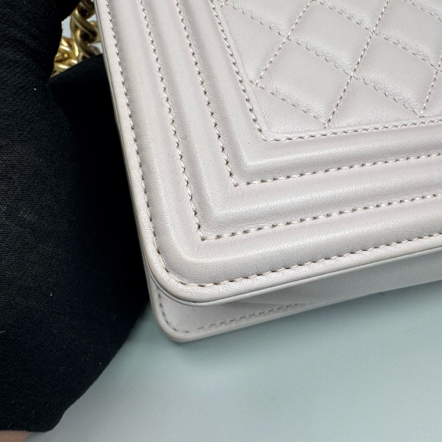 Chanel Le Boy Medium Lilac Pink Calfskin Crossbody Shoulder Bag Duty Paid