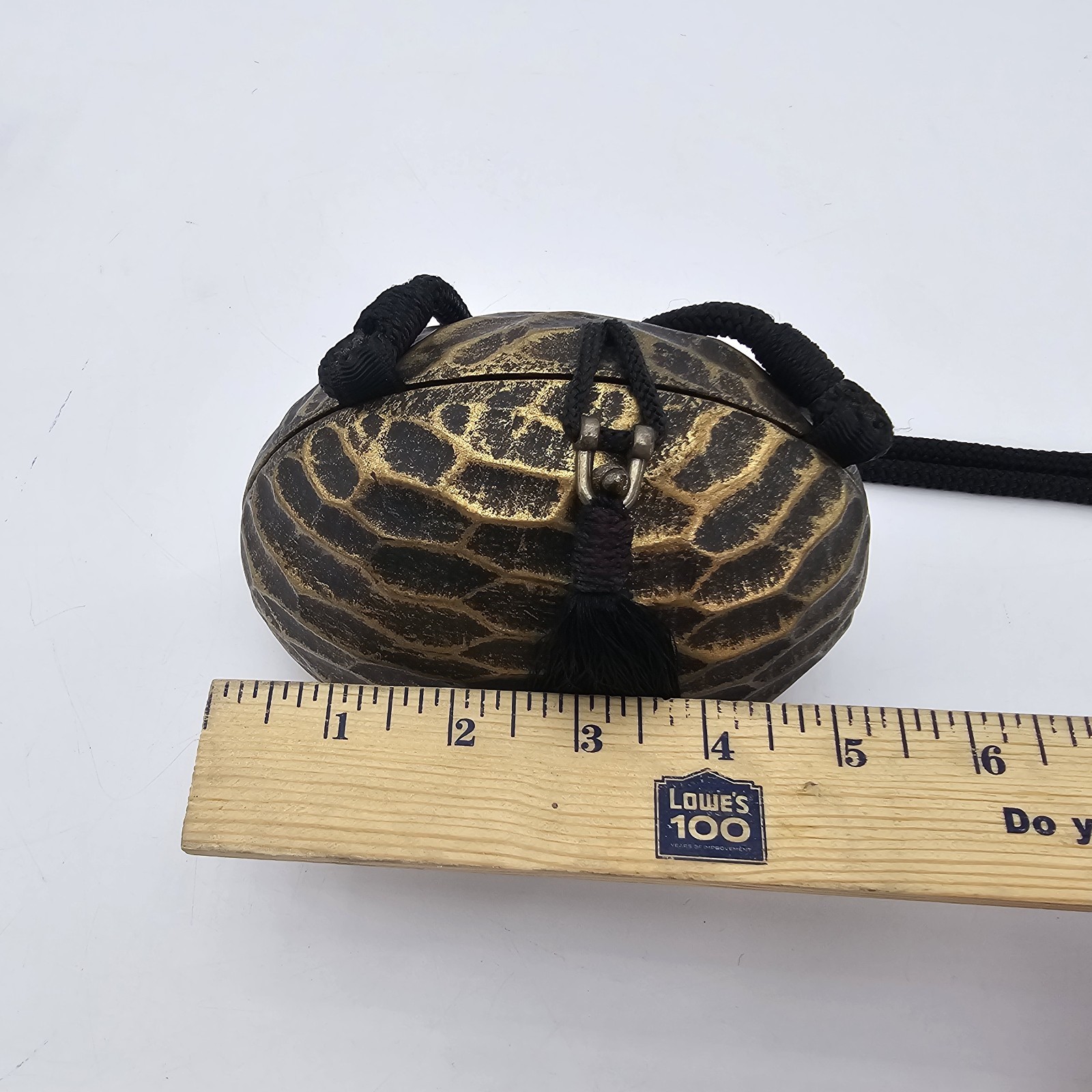 TIMMY WOODS Wooden Dimpled Black & Gold Hinged Clutch Cross Body Bag Tassel