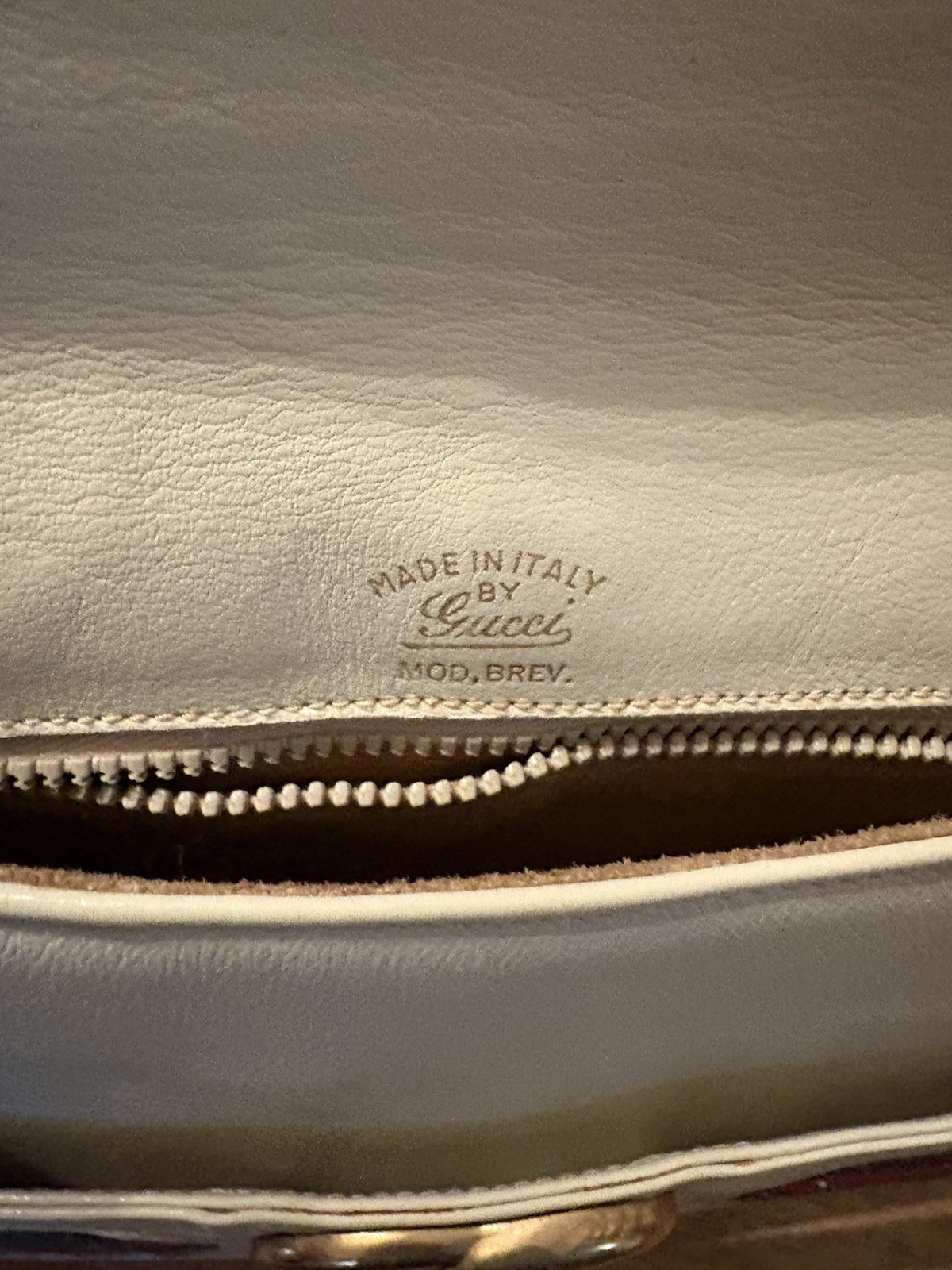 Gucci White Web Stripe Interlocking GG Clutch Zip Gold Hardware Bag Charm