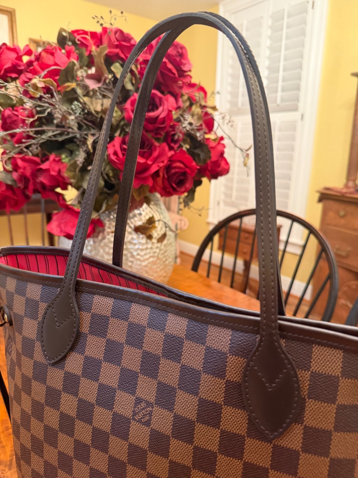 Authentic Louis Vuitton Neverfull MM with Pouch & Original Box, Dustbag & Bag