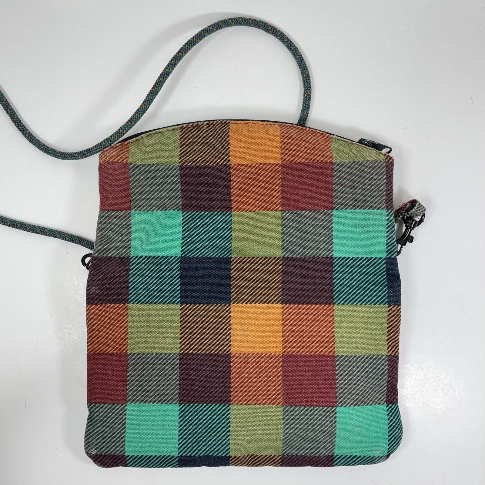 KAVU ‘SLINGALING’ Multicolor Plaid Crossbody Fold Over Bag 9.5″x5.75″/27″ Drop