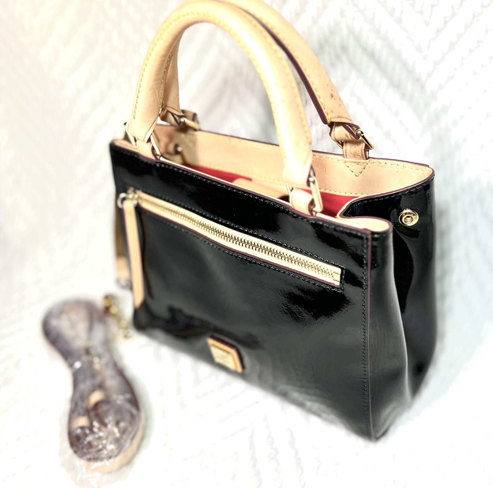 Dooney & Bourke B10208 Black / Beige Womens Patent Zip Satchel 13x6x9.5 in