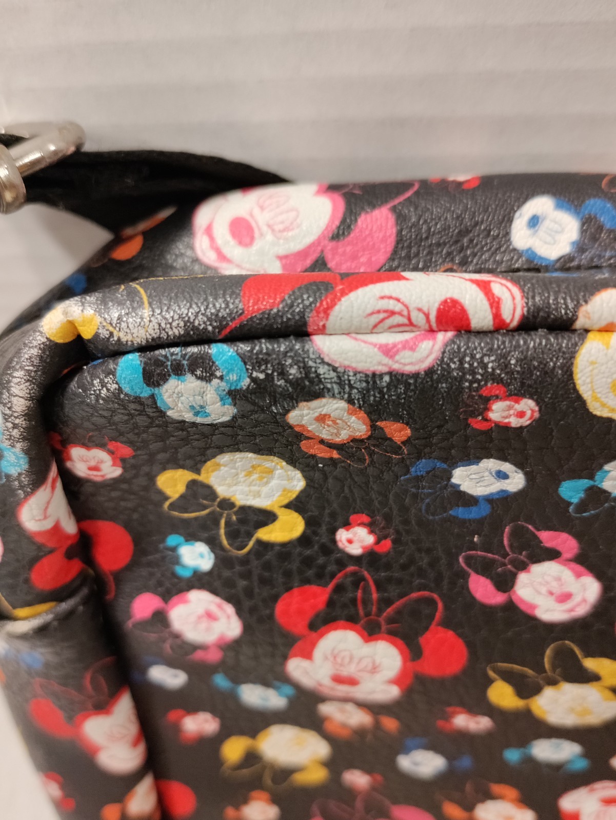 Buckle-Down Disney Minnie Mouse Crossbody Bag