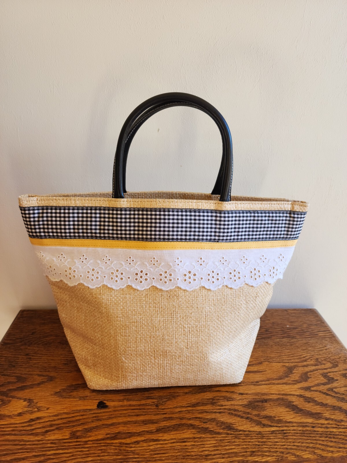 Victoria Secret Purse/Handbag Woven Straw 2 Handles Snap Button Pre-owned