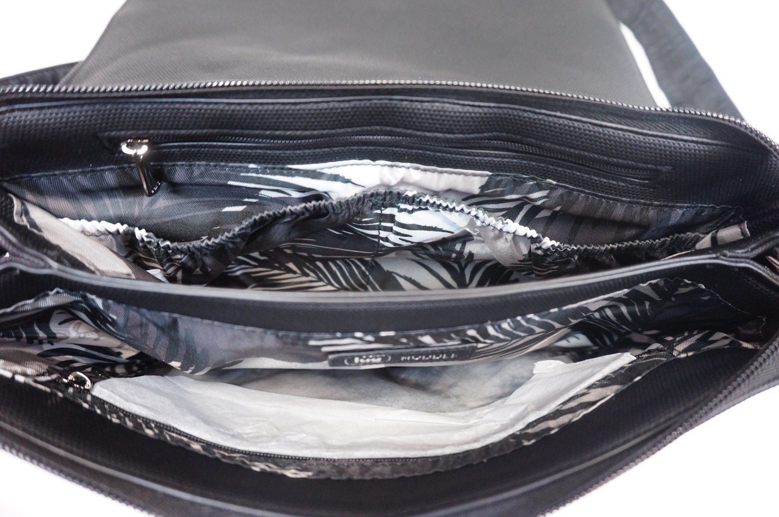 NEW ❤️ Lug Huddle Black Matte Luxe Messenger Clutch Convertible Crossbody