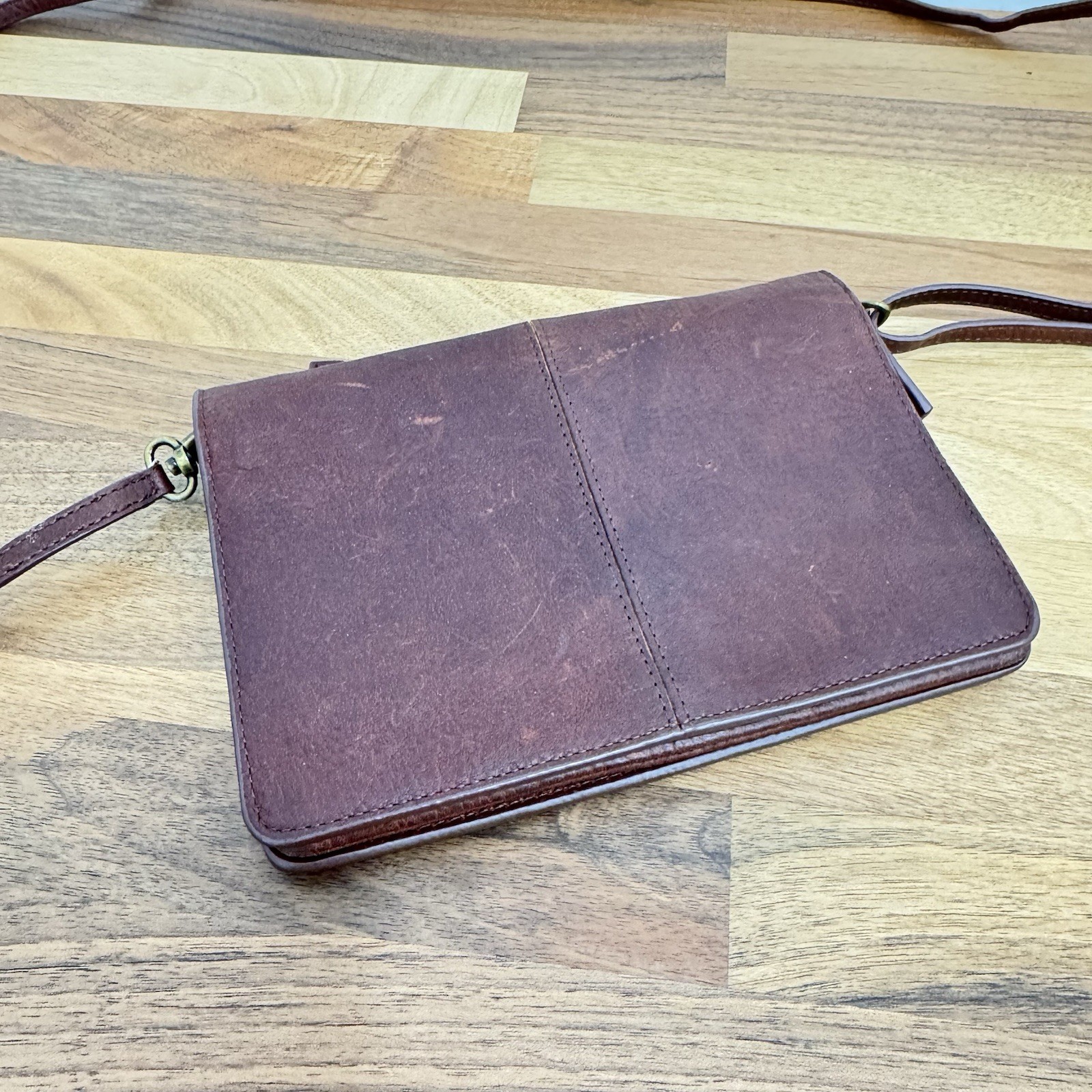 DULUTH TRADING Co Brown Crossbody Leather Organizer Cards Cash Coins ID Wallet