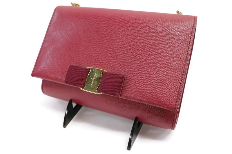 SALVATORE FERRAGAMO – Miss VARA Bow Calfskin Leather Chain Crossbody Bag