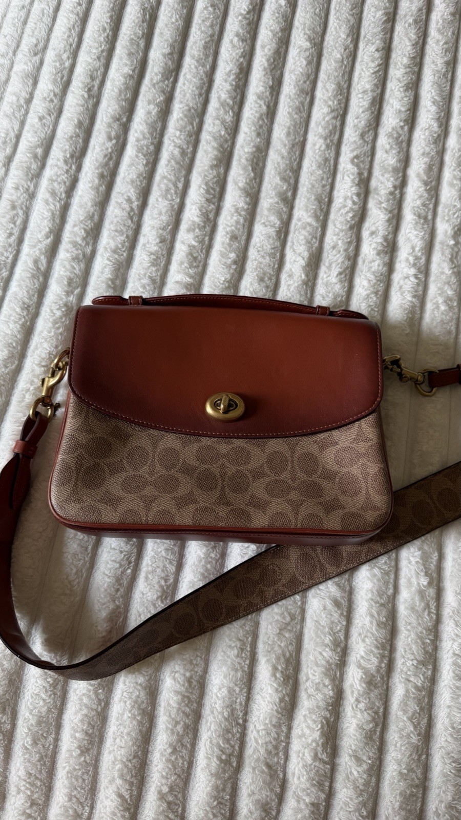 Coach Signature Logo Brown/Tan Turnlock Shoulder Bag Coin Purse and Card Holder