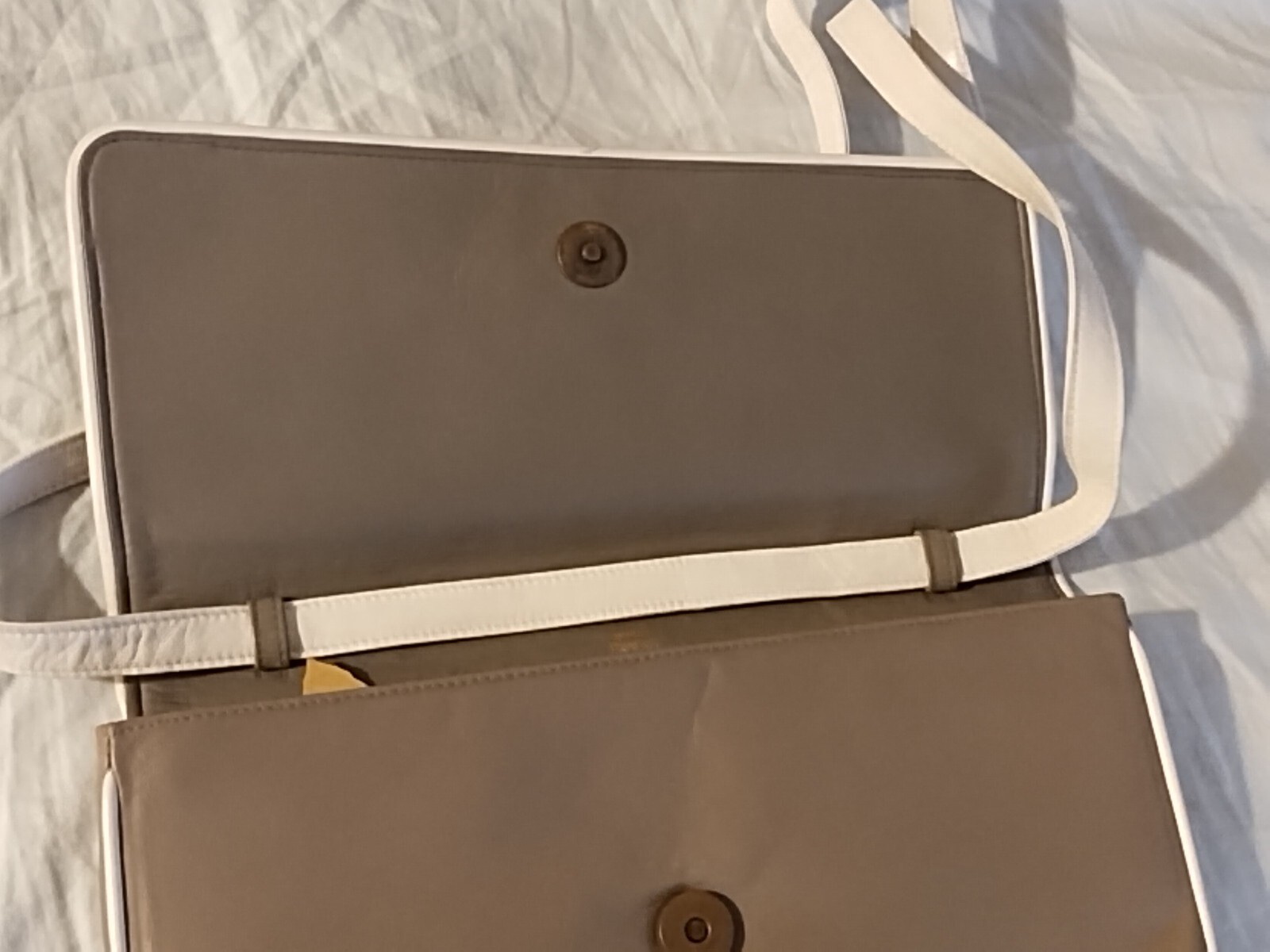 GUCCI Micro GG Coated Canvas Leather. Crossbody. Cream & Brown