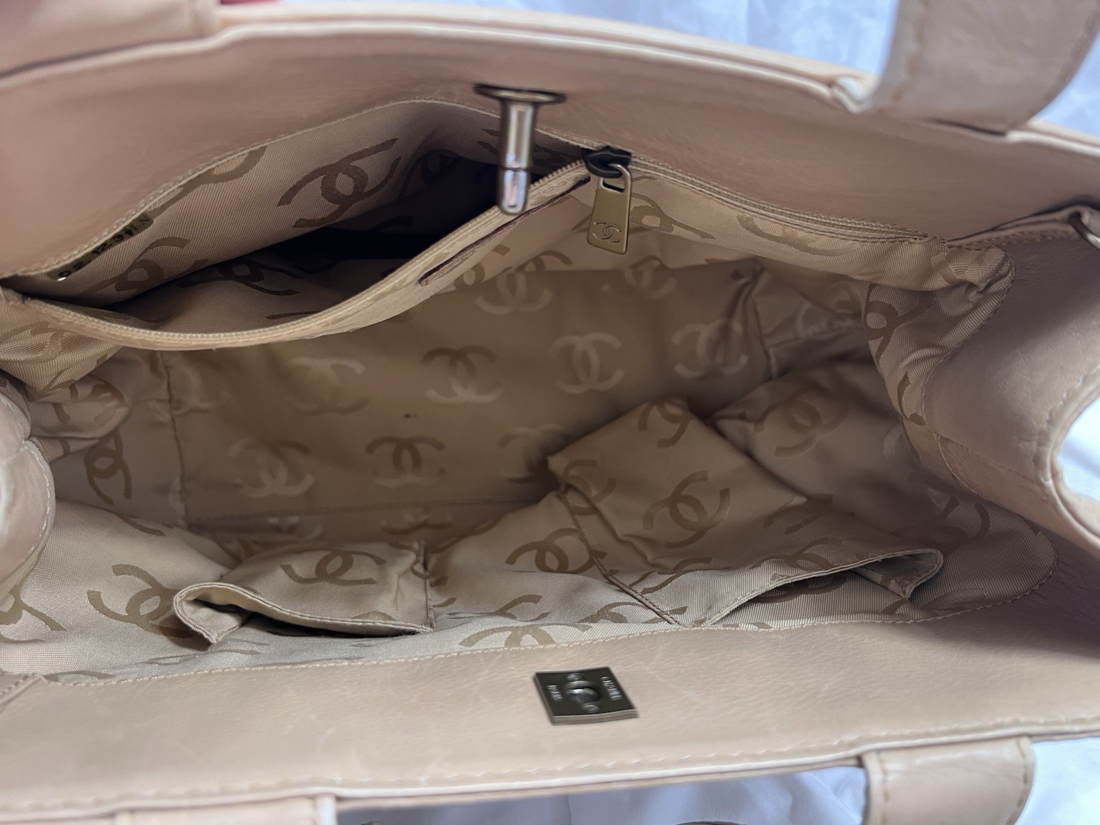 Vintage CHANEL Beige Leather CC Turn Lock Tote Bag 2002-03 Karl Lagerfeld