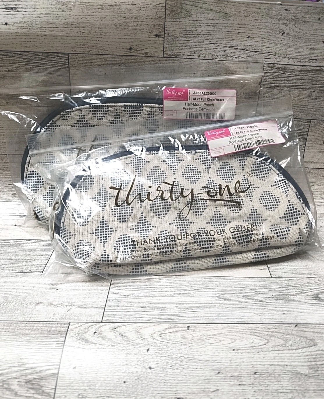 New X2 Thirty-One 31 Half Moon Cosmetic Pouch – Full Circle Weave Pattern