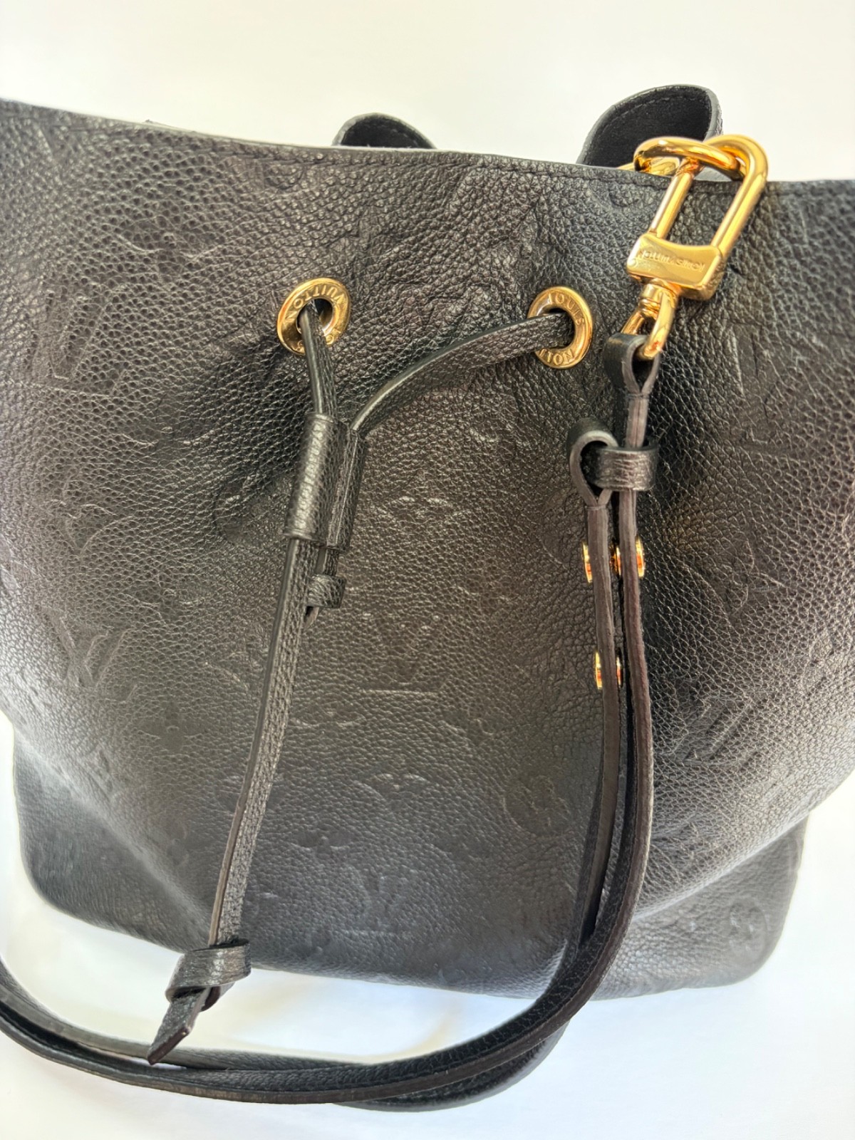 Louis Vuitton Noé Shoulder Bag MM Black Leather