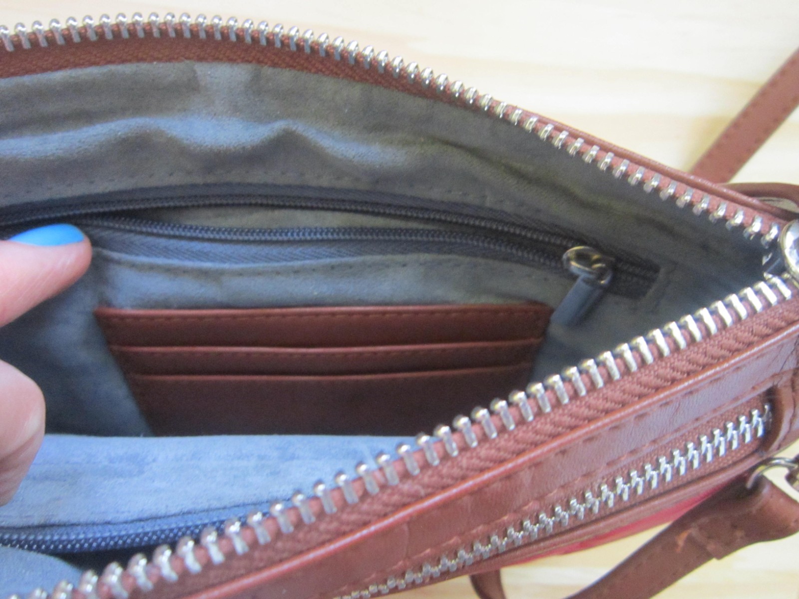 Mighty Purse Wristlet Charge On The Go Brown Leather Red Quilted W Instructions