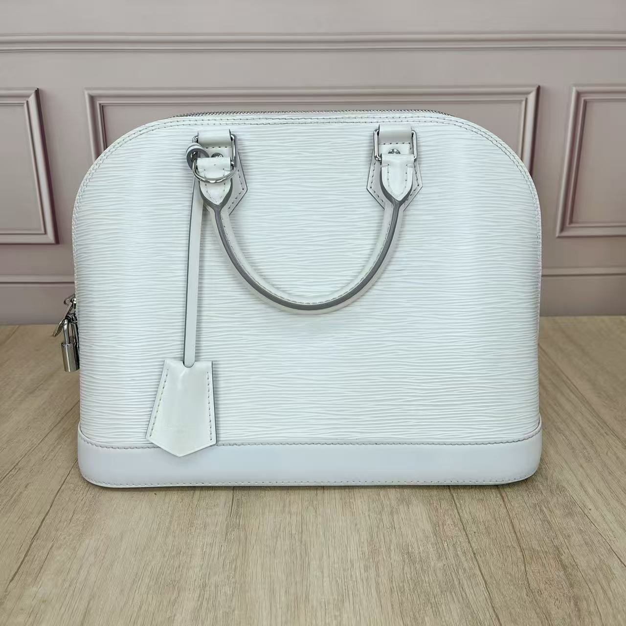 Louis Vuitton Alma GM Large Dome Handbag White Epi Leather Silver Hardware Auth