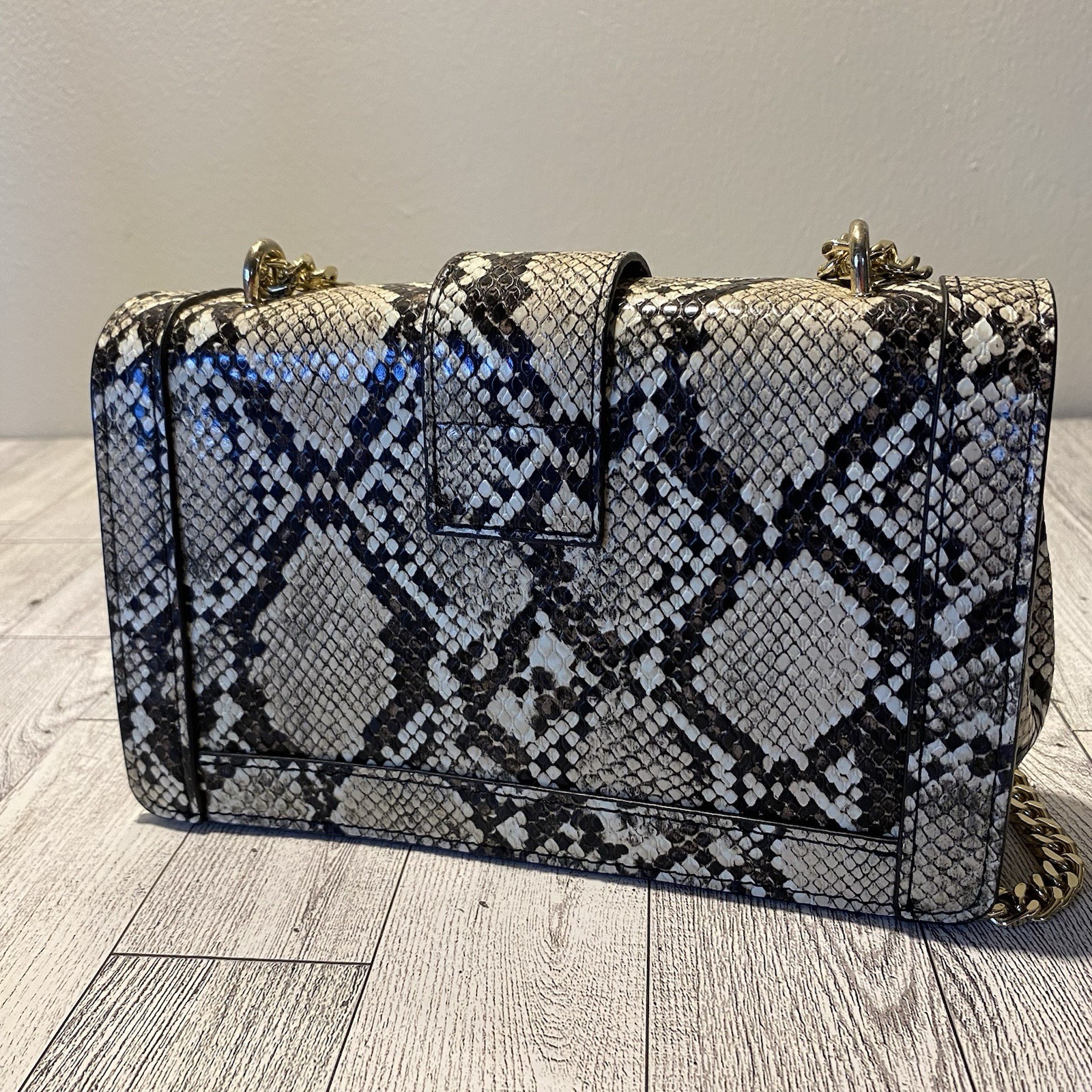 Express Snakeskin Print Crossbody Bag Gold Snake Buckle Chain Strap Purse