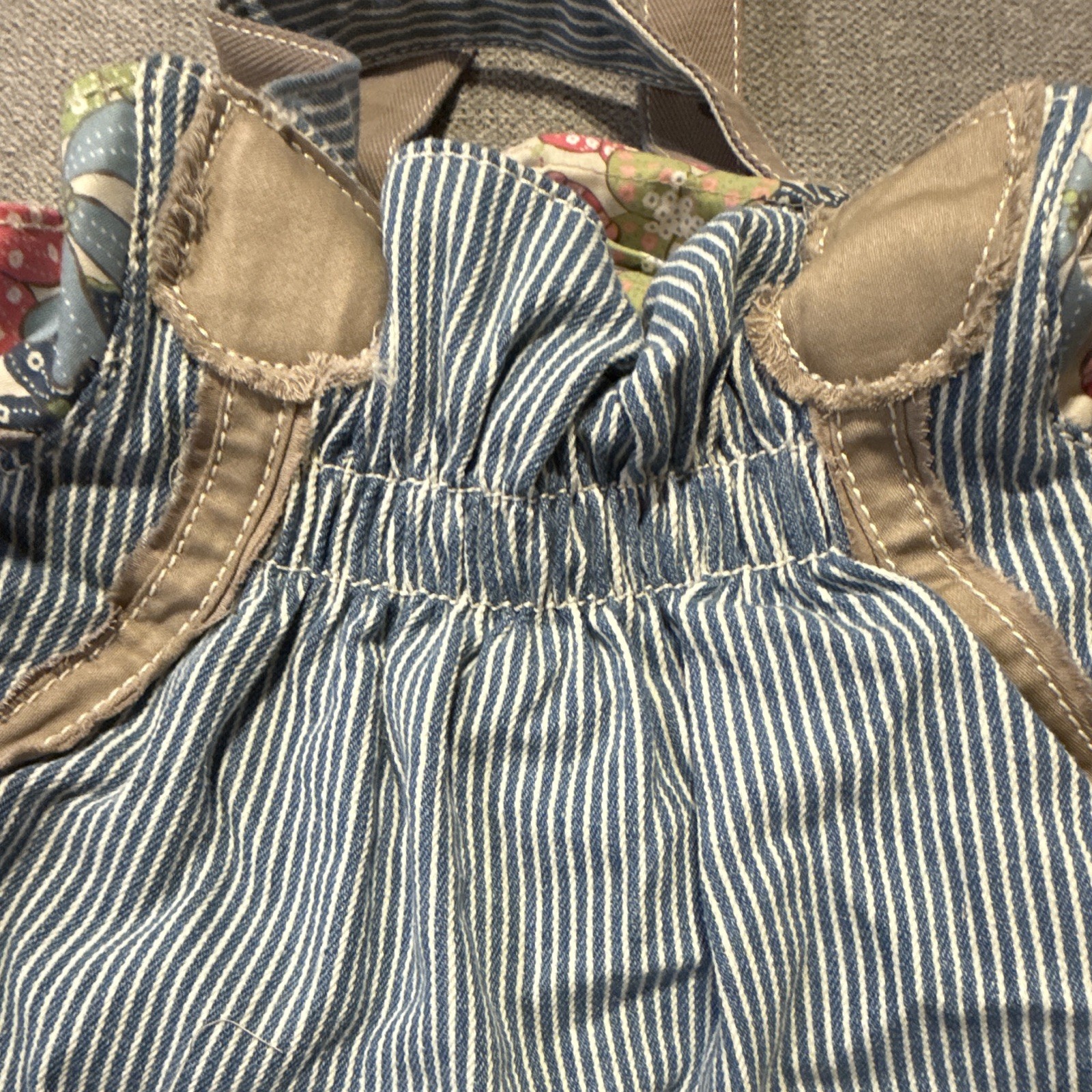 Thirty-One Railroad Stripe Denim Cinch Top Bucket Bag Floral Interior Blue/White