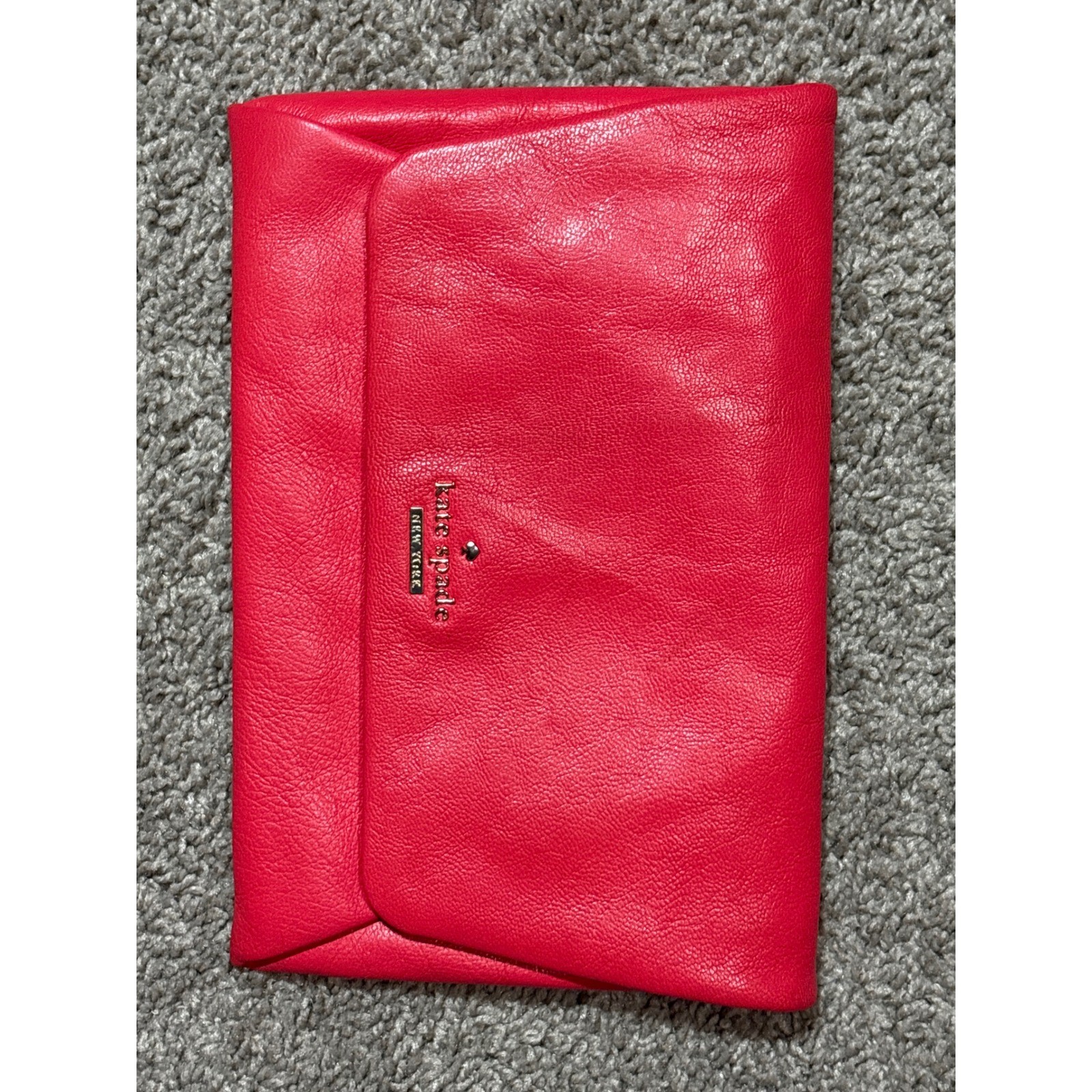 Kate Spade New York Red Pebbled Leather Envelope Clutch Bag Gold Logo PXRU2514