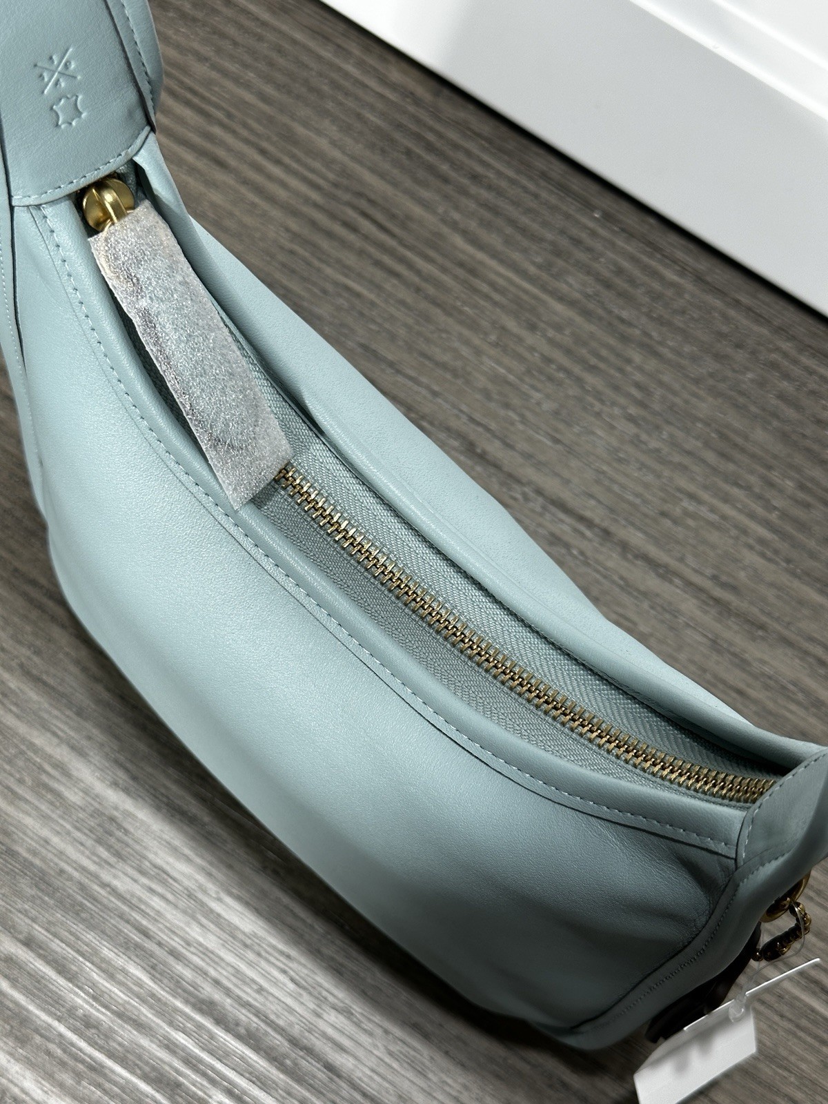 Coach Curve Zip Glovetanned Leather Bag Light Blue CAF11 NWT