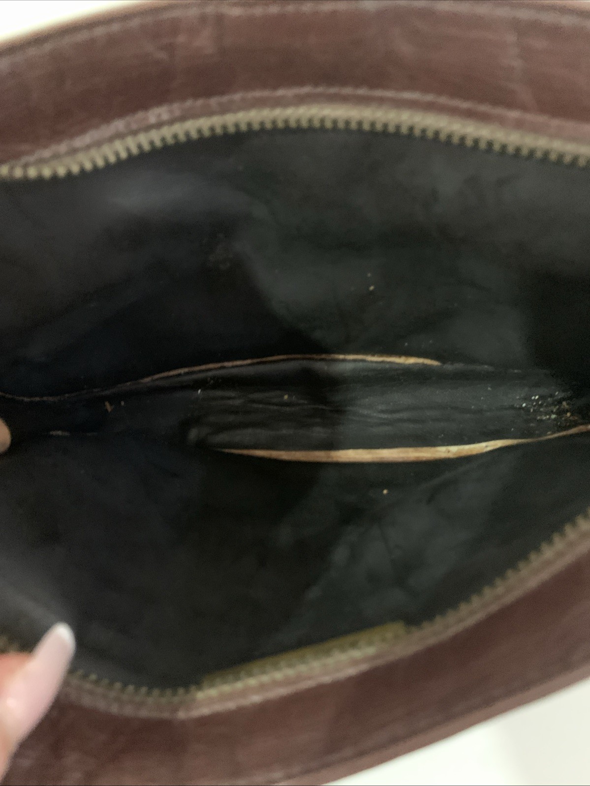 VINTAGE AUTHENTIC MARIO VALENTINO BROWN LEATHER GOLD V WRISTLET CLUTCH ITALY