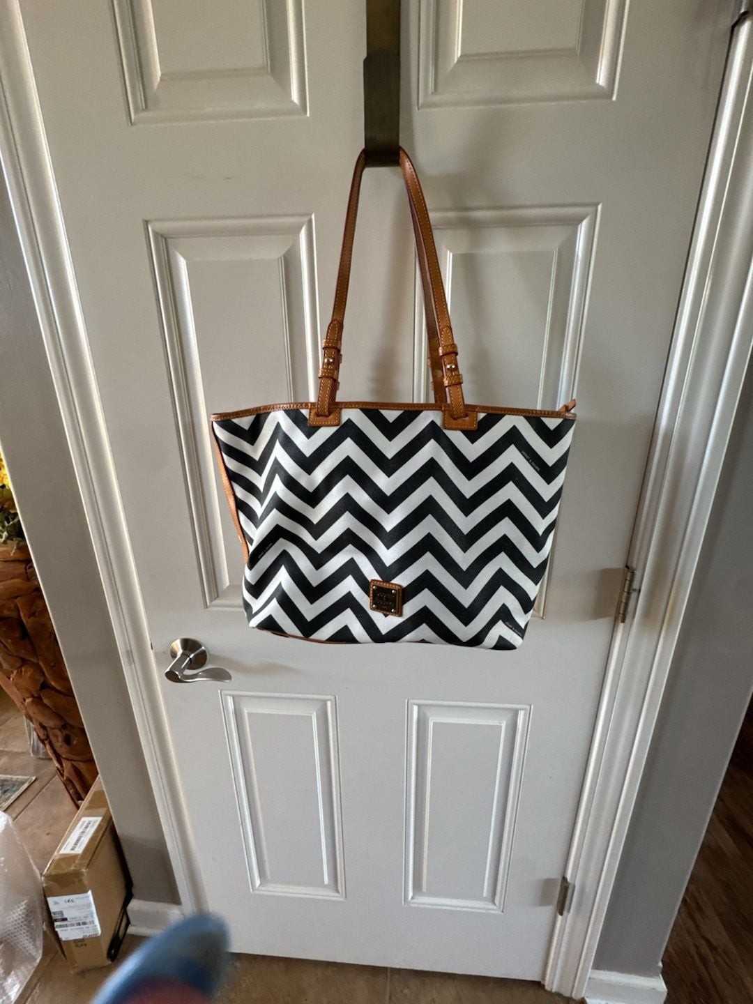 Dooney & Bourke Chevron Zig-Zag Print Large Tote Bag