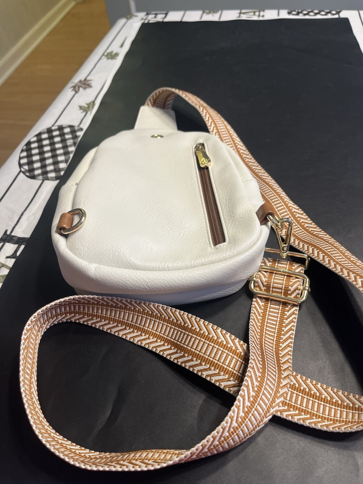 Bostanten Trapeze Leather Sling Crossbody Bag Purse