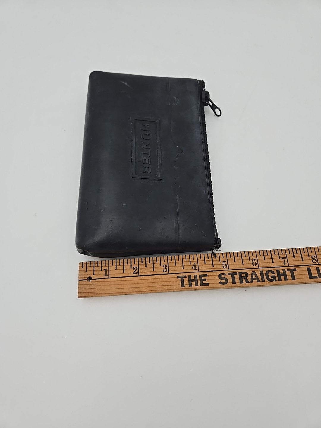 HUNTER Rubber Zip Pouch NO STRAP 7.5 In x 4.5 In x 1 In USED