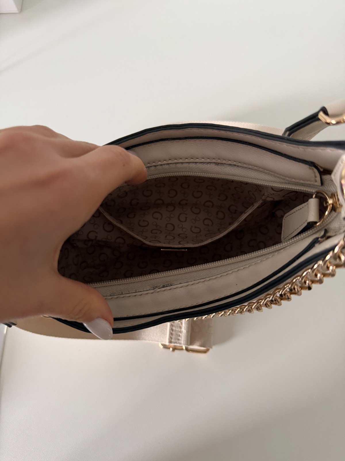 Guess Dagan Convertible Hobo Cream Bag
