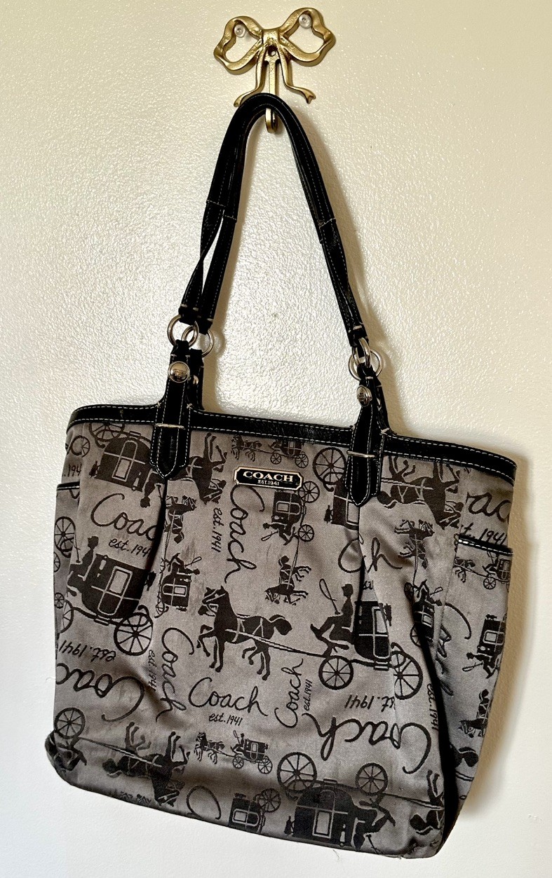 Coach Horse & Carriage East West Gallery Tote Gray Black + Wristlet
