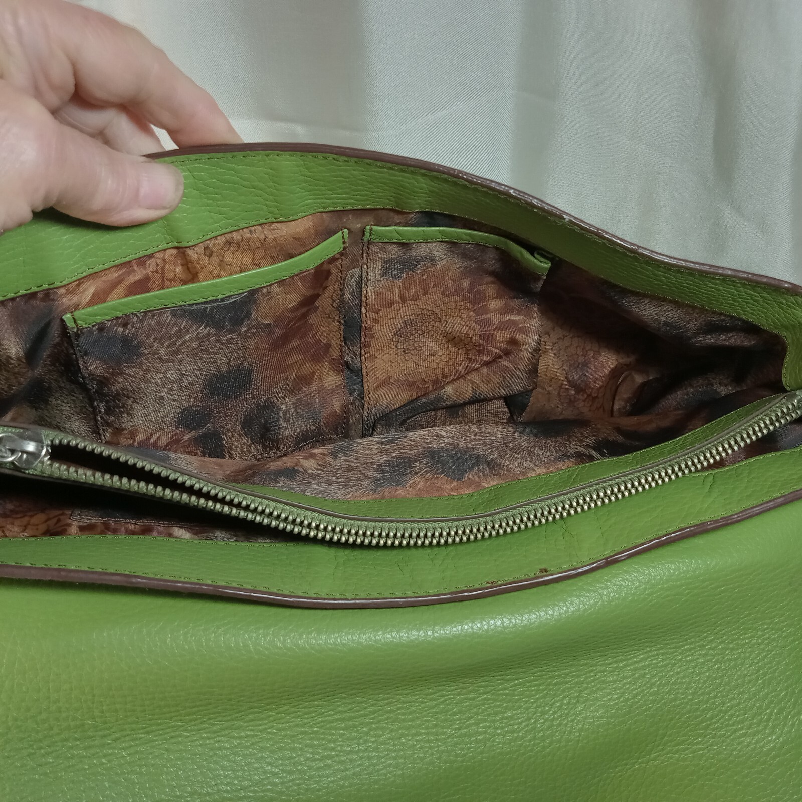 MAXXIMUM MOSS GREEN Leather 2 HANDLE Shoulder Bag 14.5″ X 7.5″ EUC