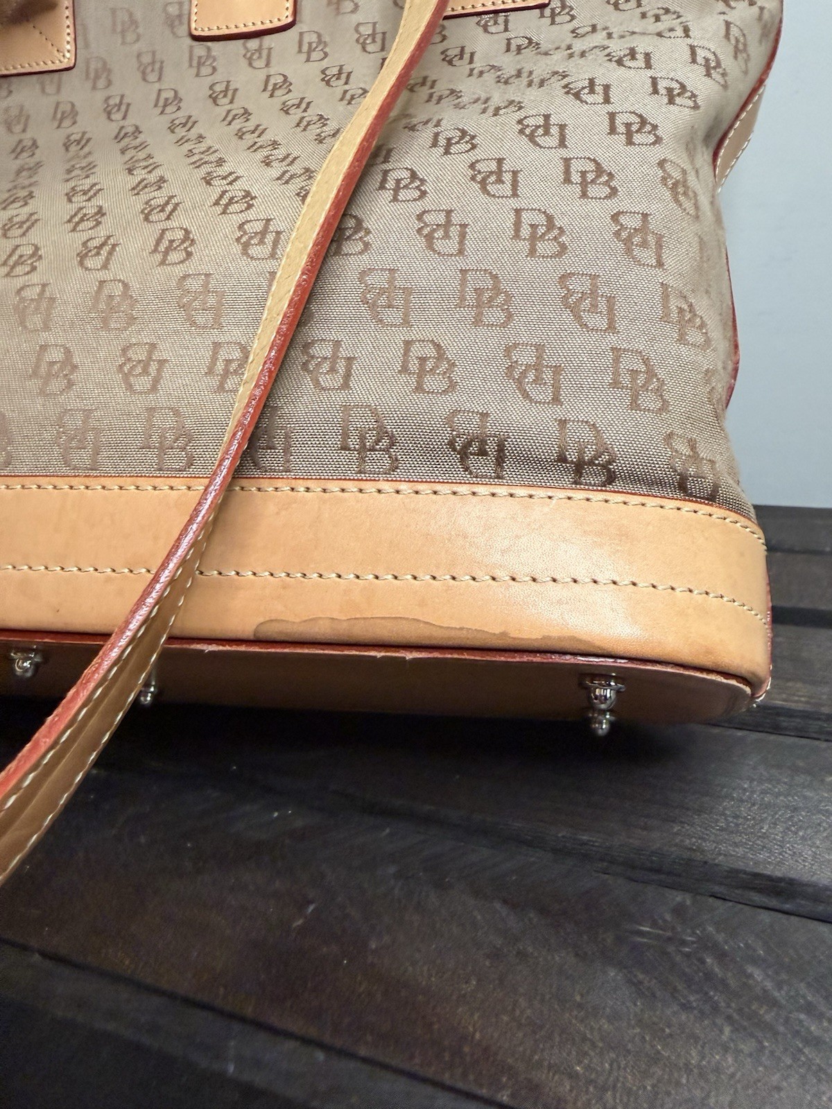 Dooney & Bourke Logo Tote Shoulder Bag Tan Brown Push Lock Lined Pockets